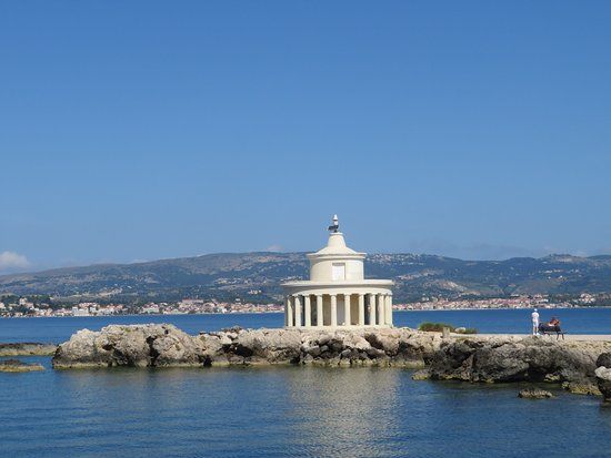 Φάρος Αγίων Θεοδώρων